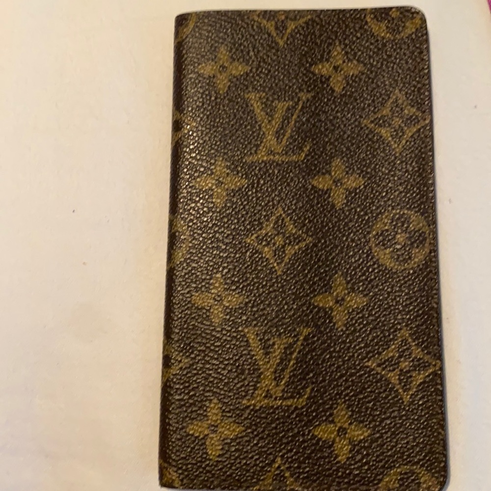 Authentic LV checkbook/wallet perfect